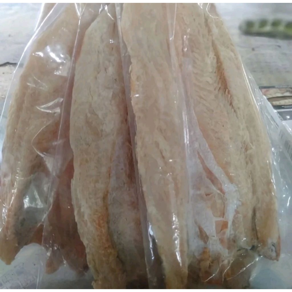 ikan asin gabus 60 gram kering.