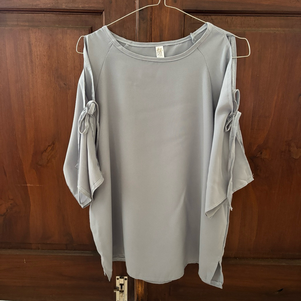 blouse baby blue