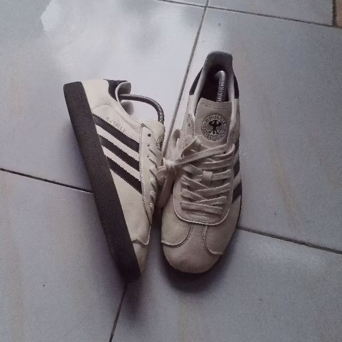 ( MURAH ) Adidas Gazelle Germany FC Off White Black "SECOND SHOES NO BOX"