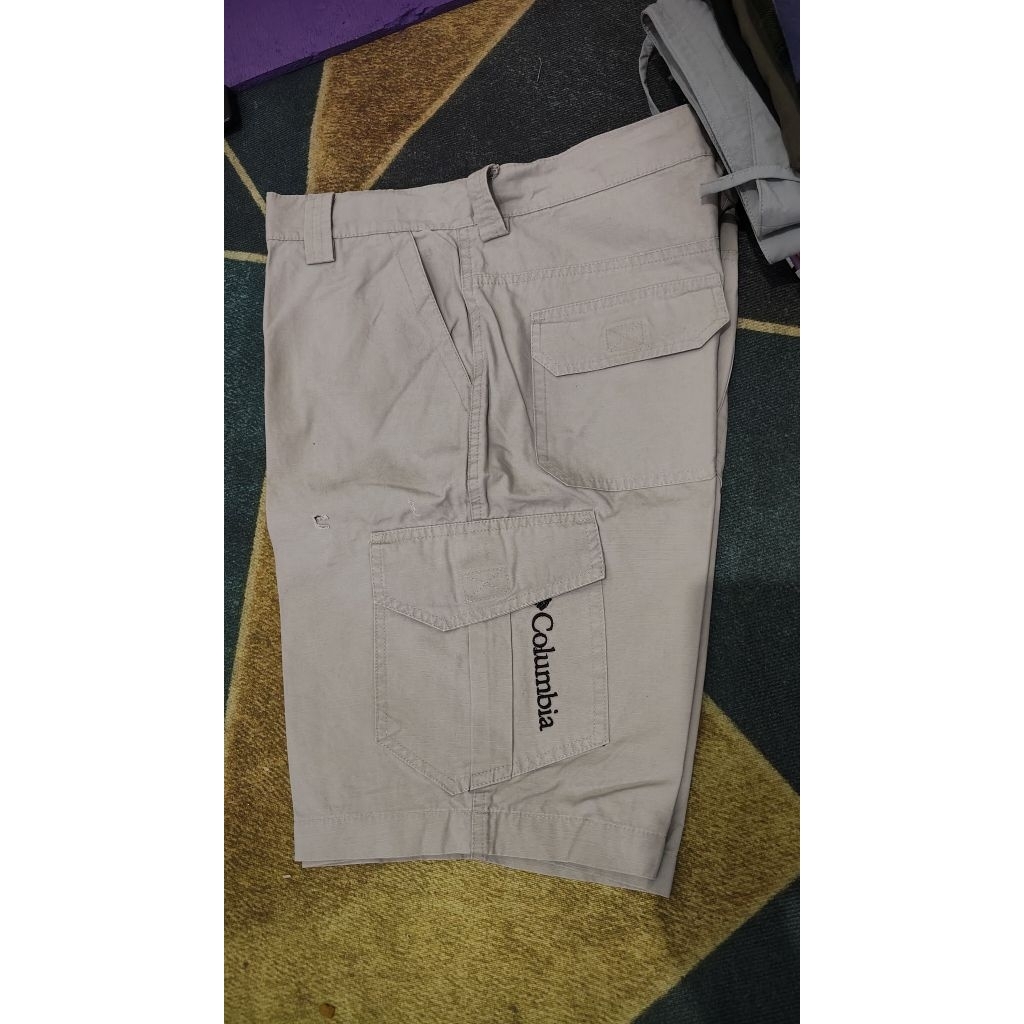 celana pendek Columbia