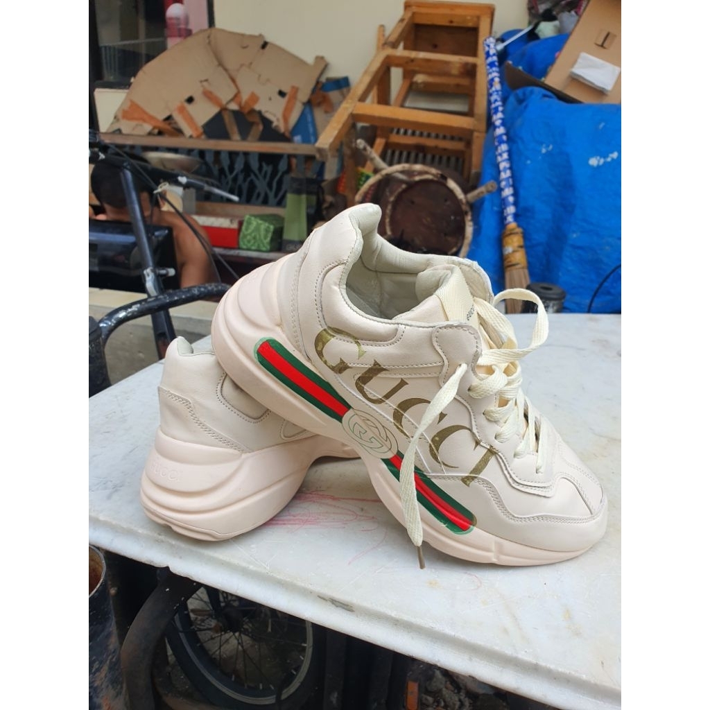 sepatu second preloved Gucci