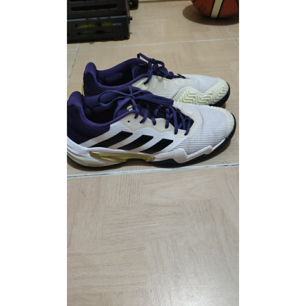 sepatu tenis bekas adidas barricade