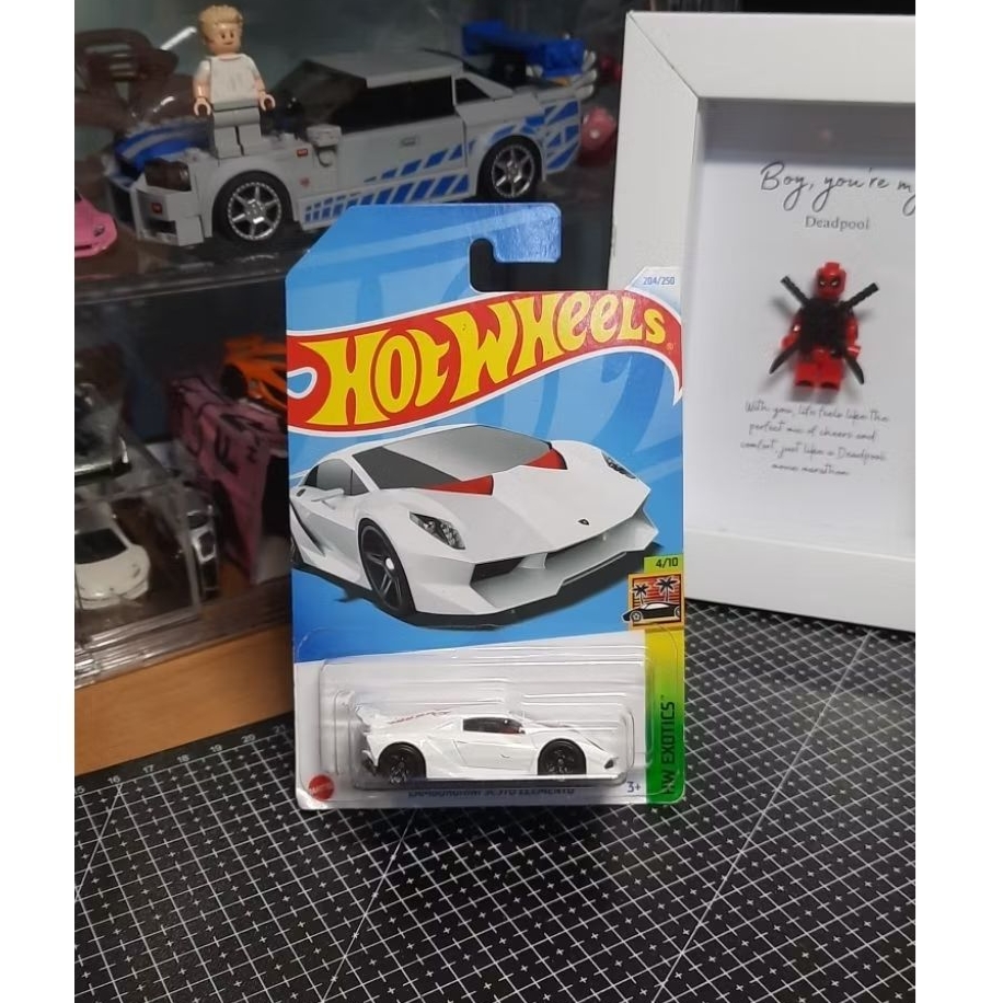 Hot Wheels Lamborghini Sesto Elemento Putih (CRACK)