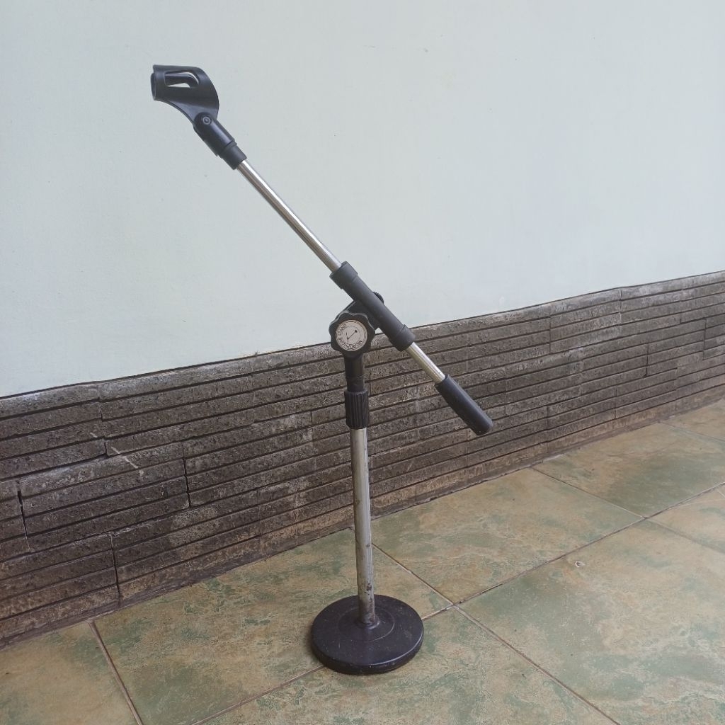Stand Mic Meja Pendek Boom Arm Besi Bulat Bekas Tiang Mikrofon Podcast Bekas
