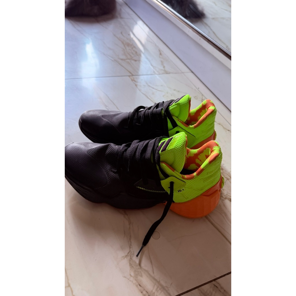 sepatu basket adidas harden vol 4