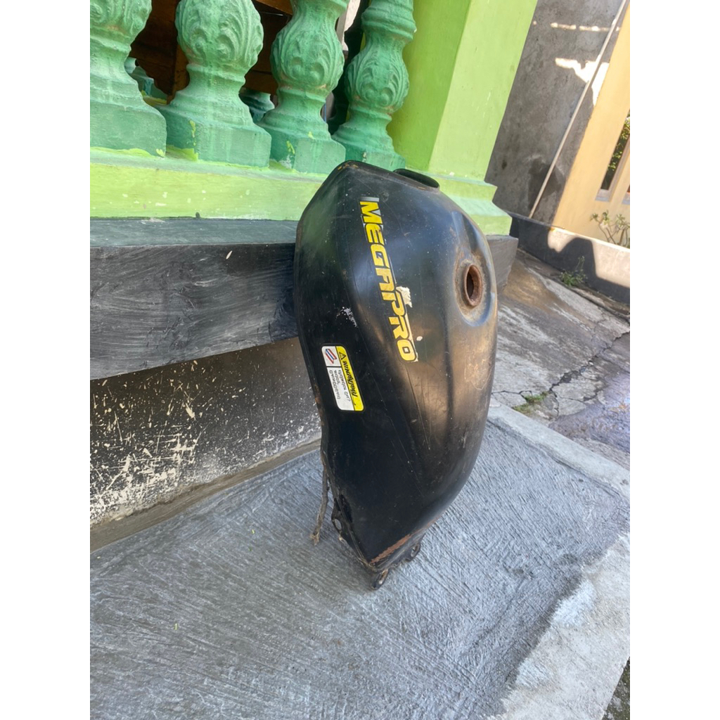 TANGKI MEGAPRO LAMA MEGAPRO HIU BAHAN