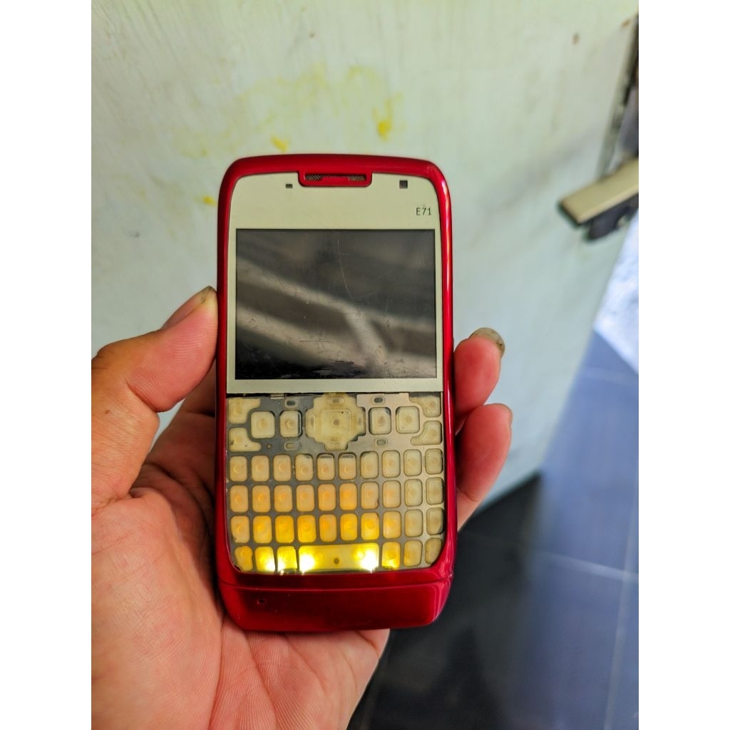 nokia e71 bahan mesin on