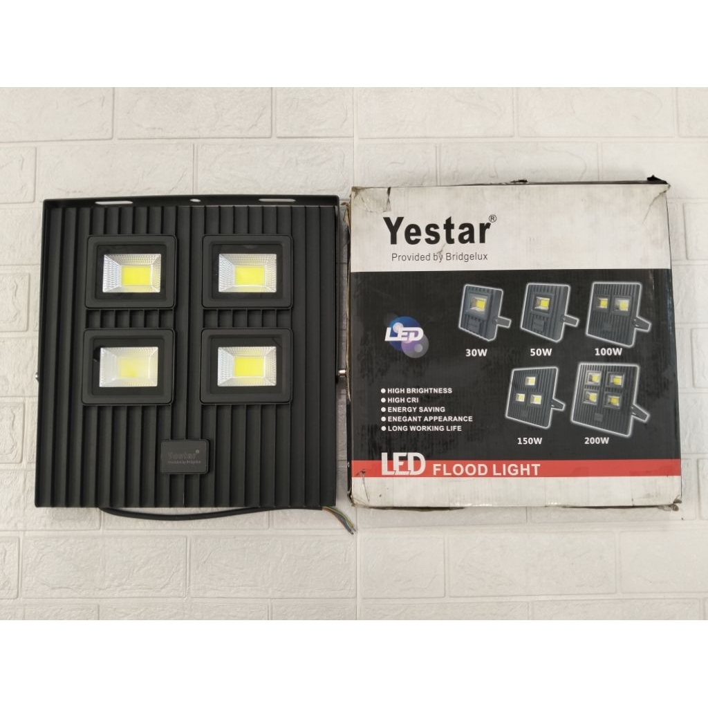 Lampu sorot Outdoor 200watt Putih Yestar
