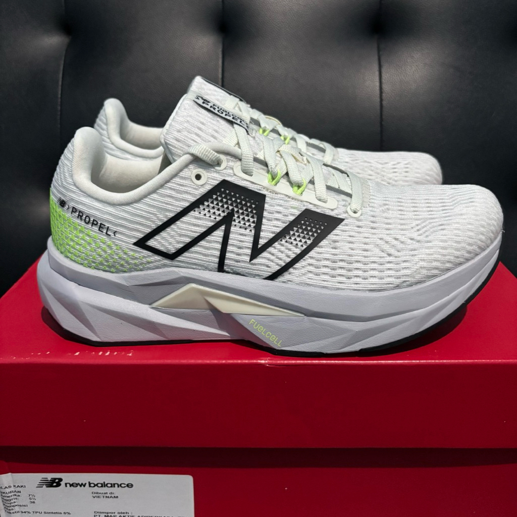 New Balance Running Fuelcell Propel v5 Women's Original BNIB