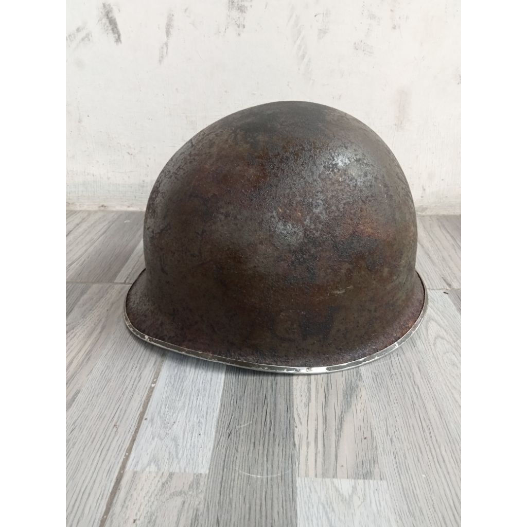 helm perang dunia  bahan baja asli jadul antik vintage