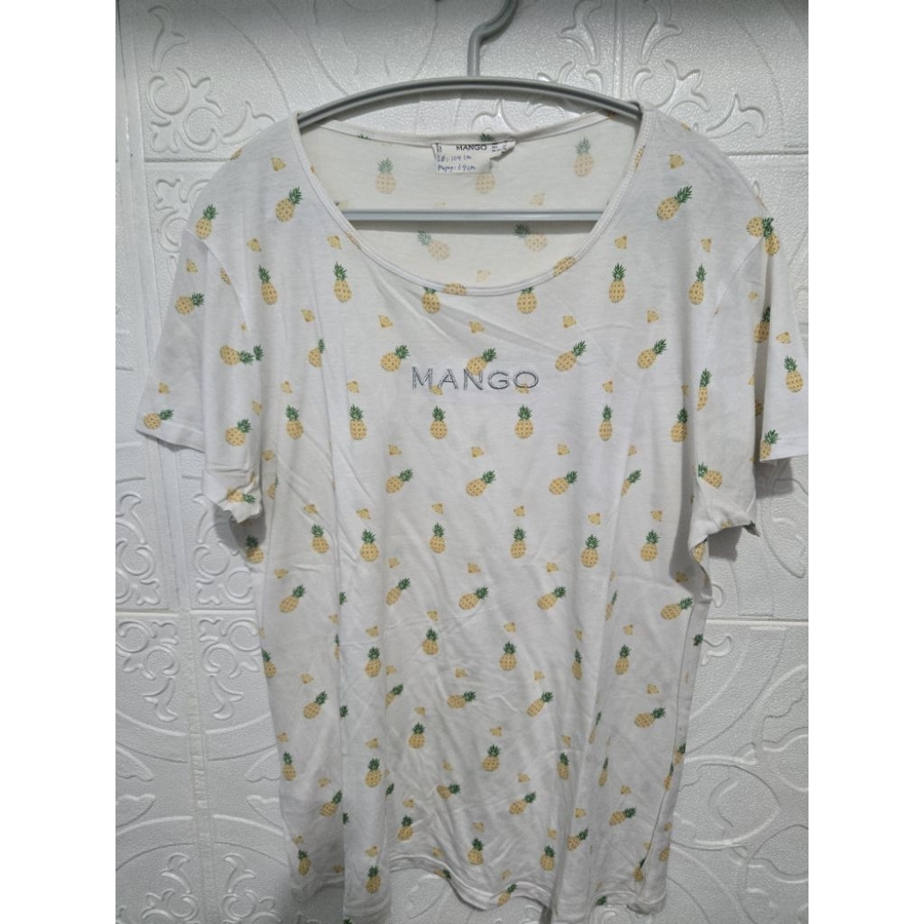 Preloved kaos mango wanita