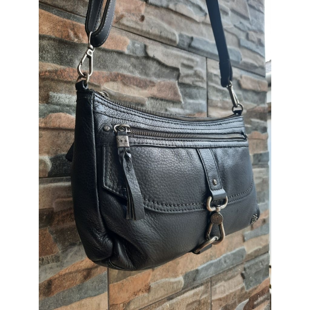 Sling Bag Hitam Kulit The Sak