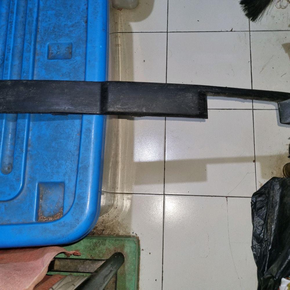 List Bumper Depan BMW E30 Kiri untuk Mobil BMW E30 Kualitas Terbaik