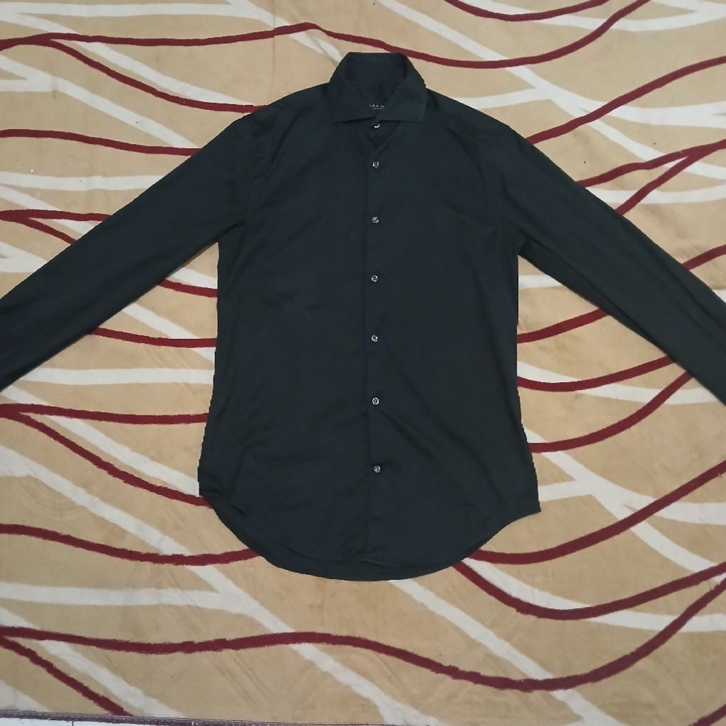 Kemeja Zara Man Slim Fit Hitam Size S
