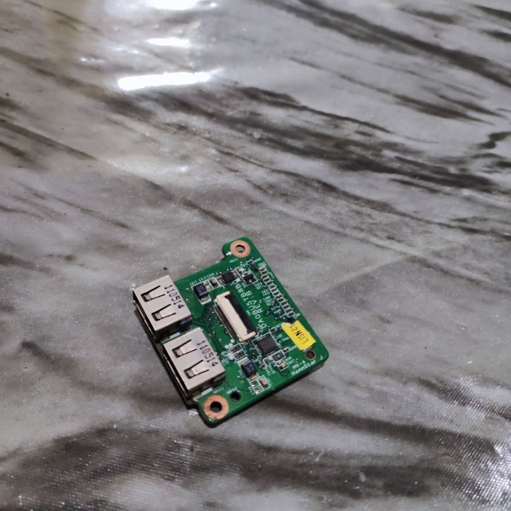 PORT USB port usb Original laptop Toshiba L735