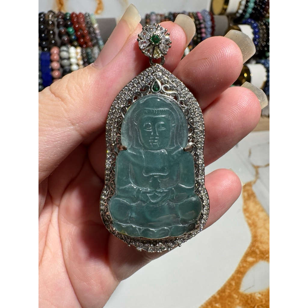 Liontin Giok Blue water Guan Yin