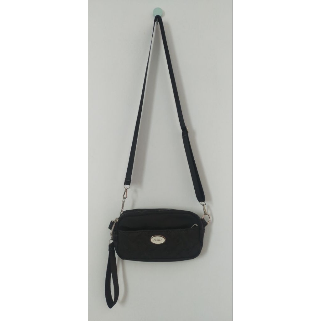 Preloved Tas Selempang Wanita Chibao