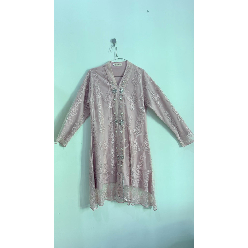 kebaya nude pink