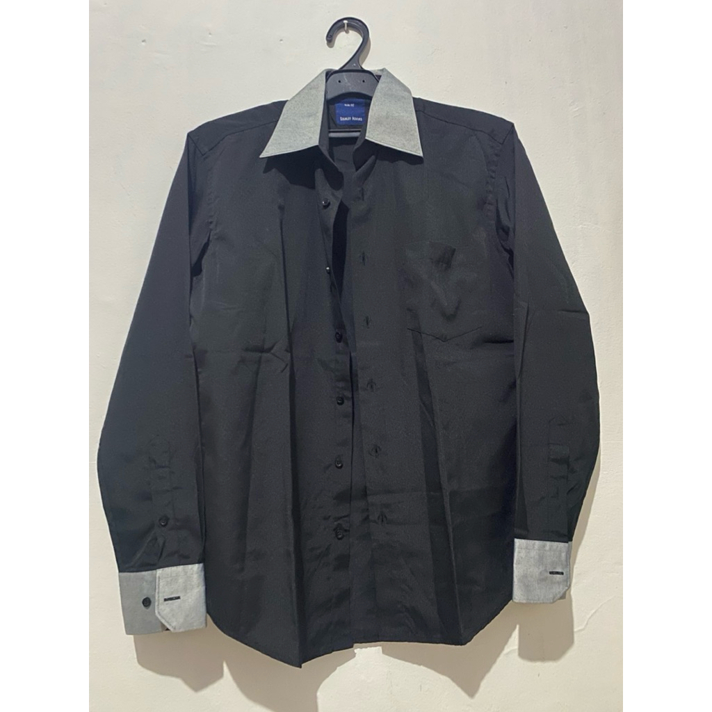 Preloved Kemeja Hitam Pria Lengan Panjang Stanley Adams