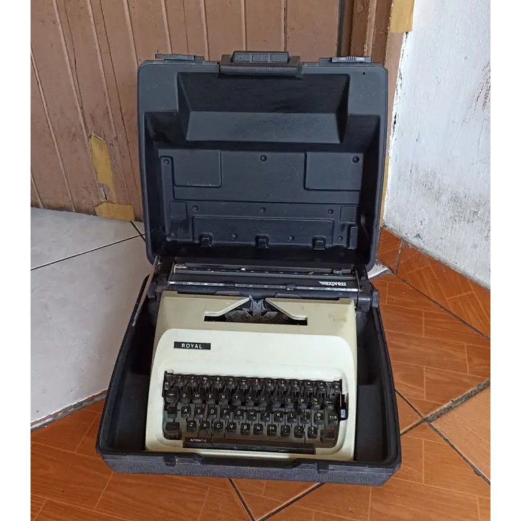 Mesin Tik Jadul Lawas Langka  Royal Express
