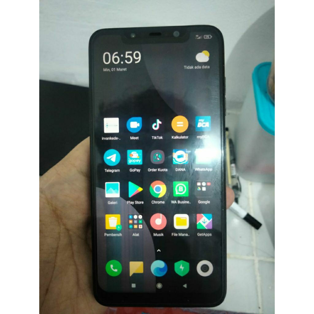 pocophone f1 6/64gb