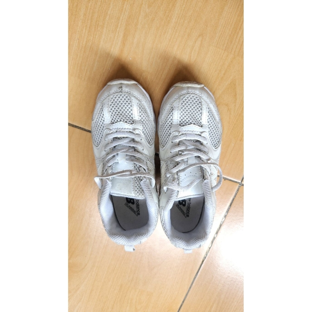 Sepatu Anak New Balance Preloved