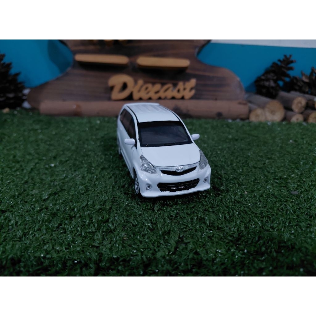 Diecast Miniatur Toyota Avanza skala 1:43