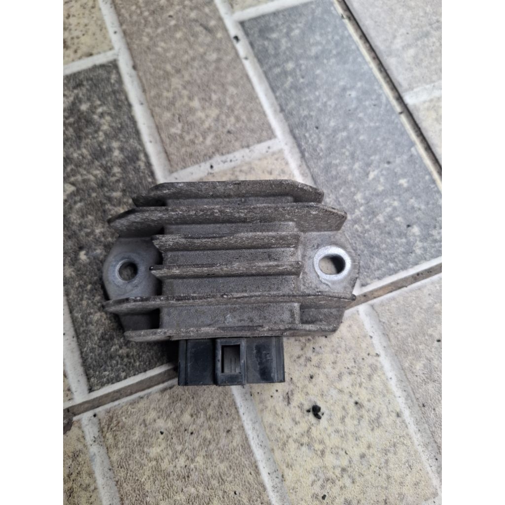 KIPROK REGULATOR HONDA CB 150R OLD K15 SEKEN COPOTAN ORIGINAL