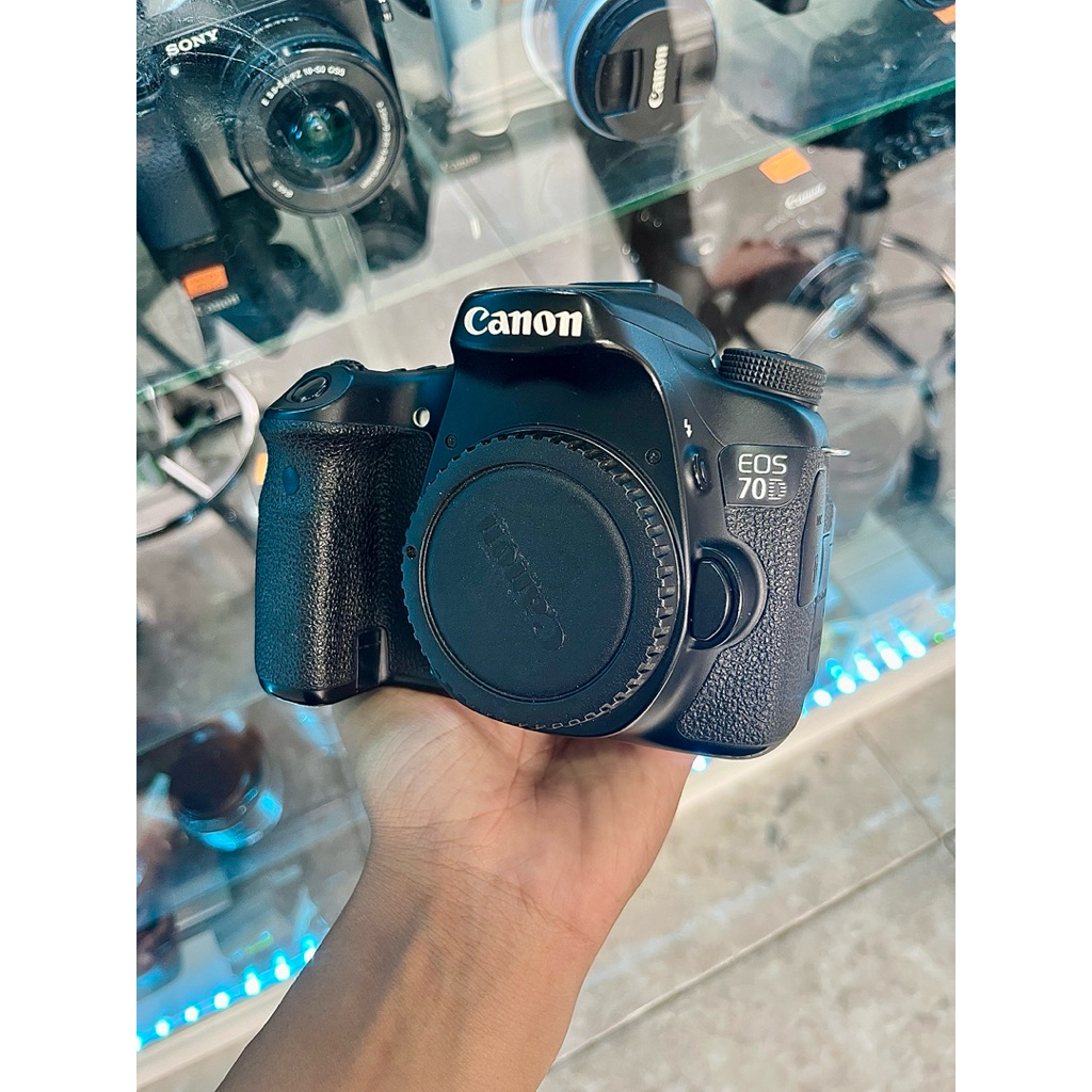 KAMERA DSLR CANON 70D Body Only