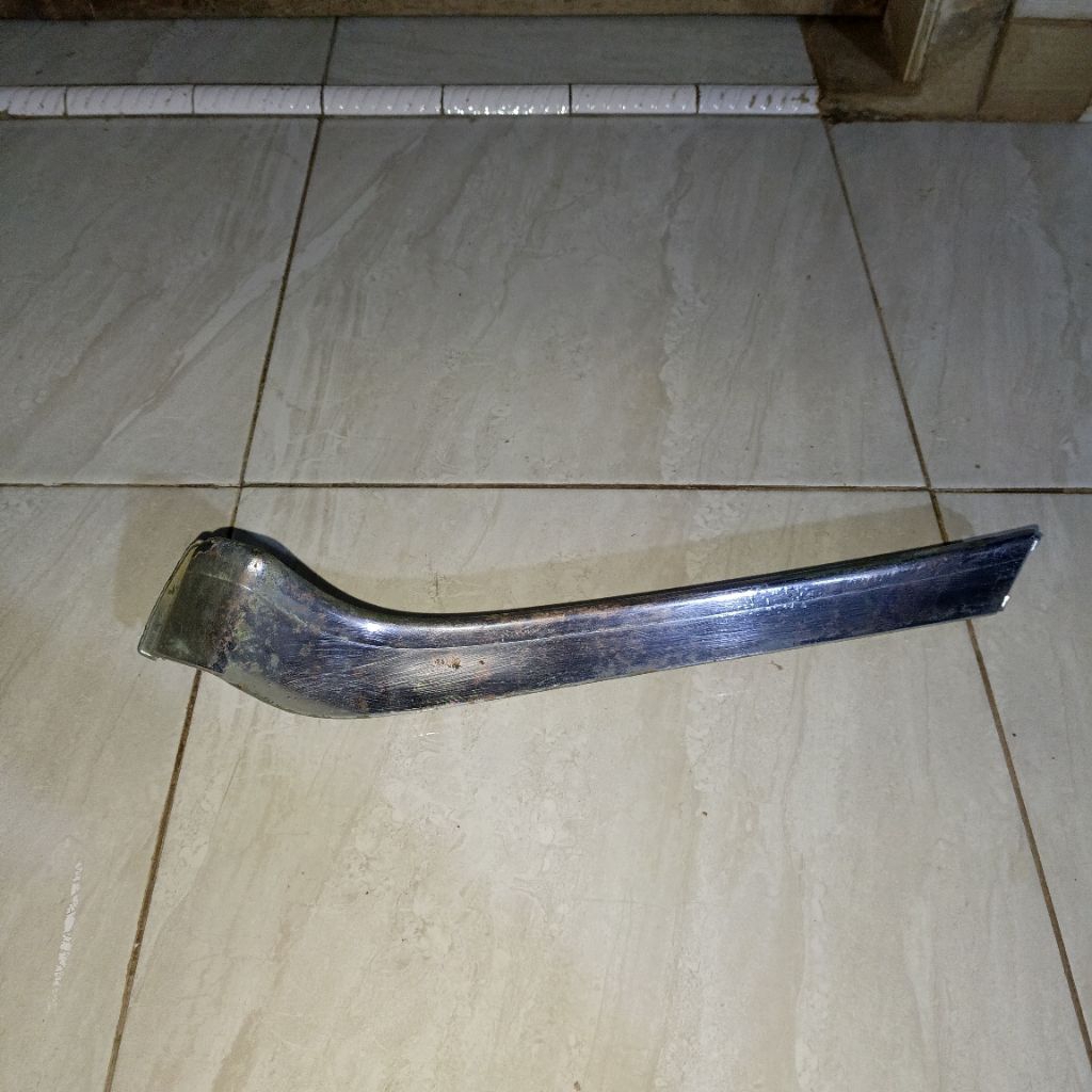 LIST GRILL MOULDING BUMPER DEPAN YARIS 2014-2016 ORIGINAL(kiri)