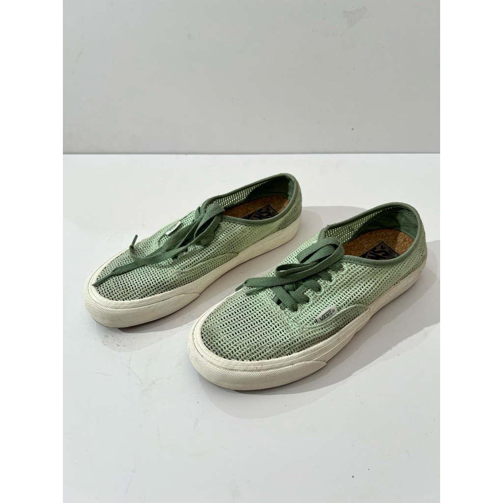 vans authentic preloved size 39