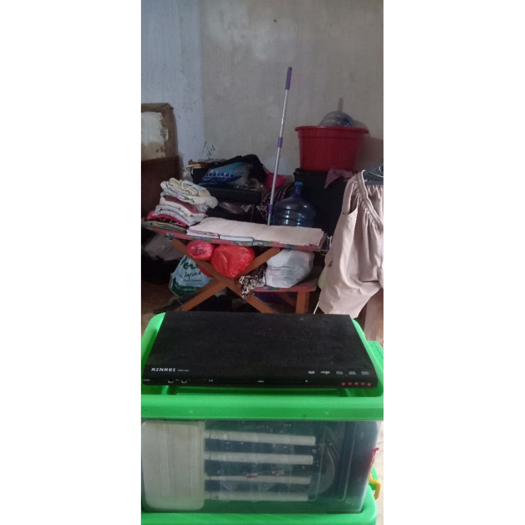 DVD PLAYER ZUMATSU BM-711H USB NORMAL MIC NORMAL TIDAK ADA REMOT SIAP PAKAI