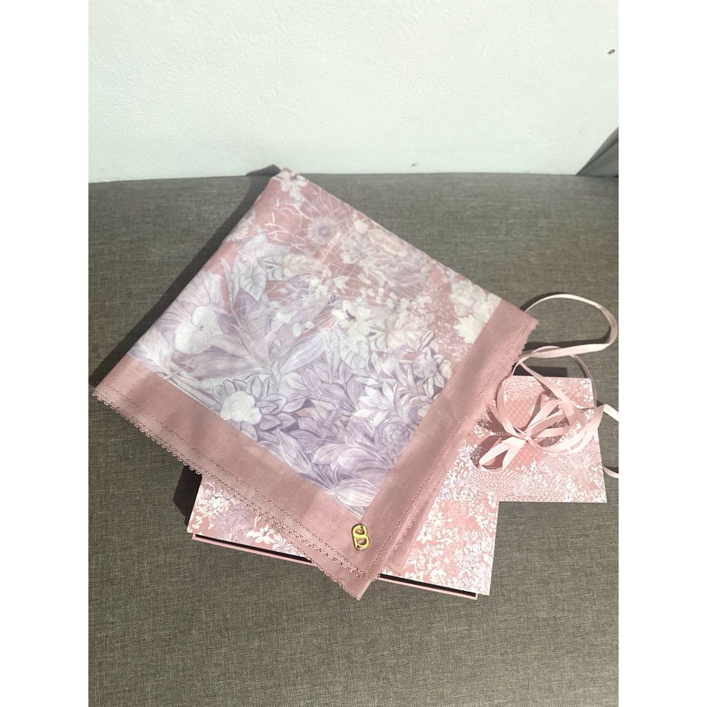 preloved VVGC Buttonscarves Singapore Vanda