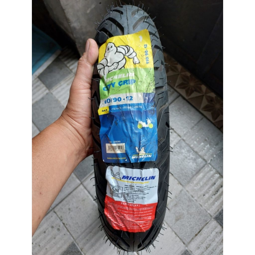 michelin city grip. 110/90-12 baru