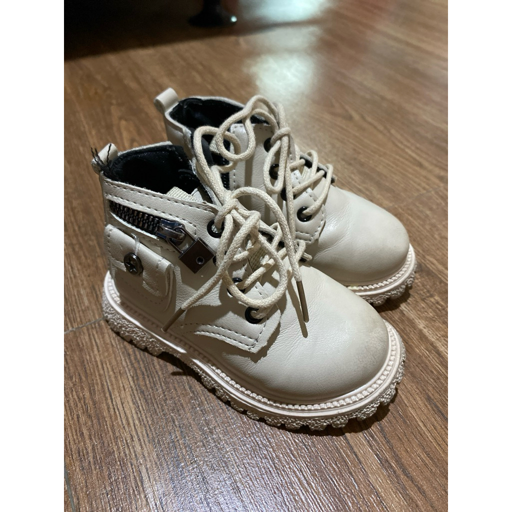 PRELOVED SEPATU BOOTS anak