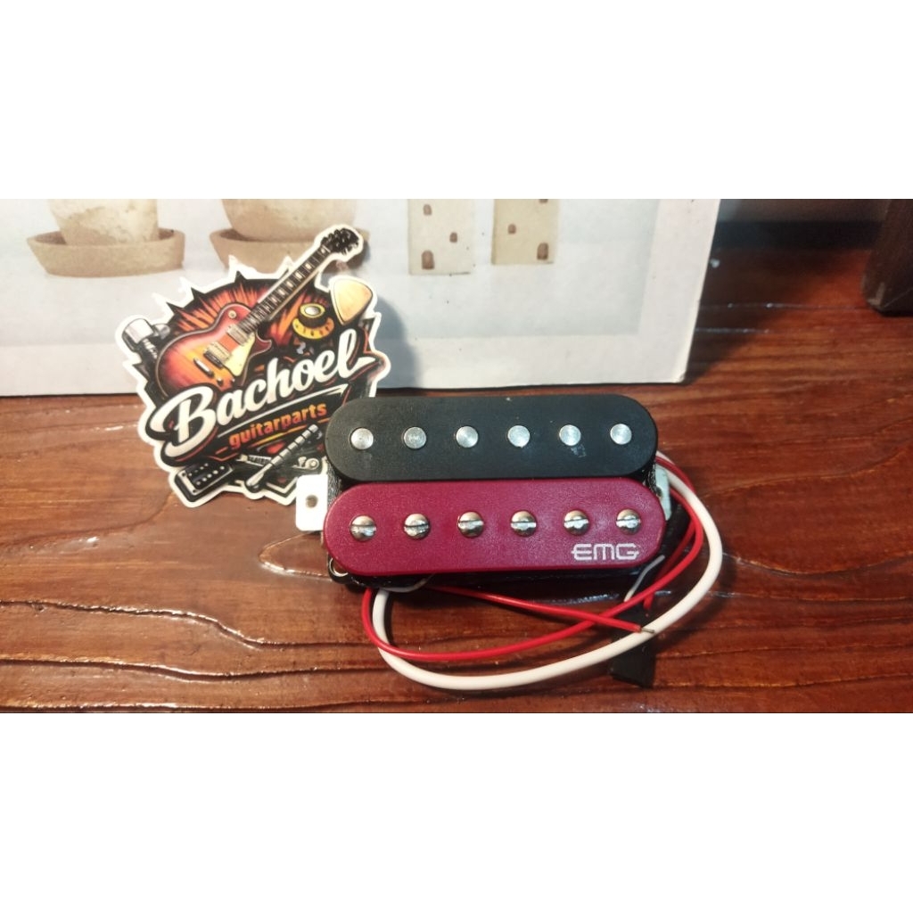 EMG Retro Active Hot 70 Red Black (BRIDGE)