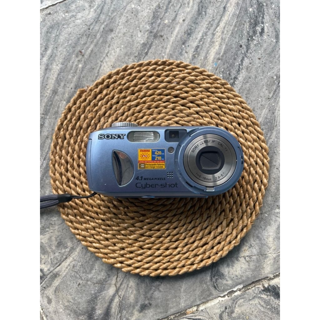 DIGITAL KAMERA SONY P70