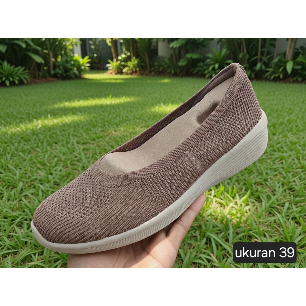 sepatu slop skechers cewek original ukuran 39