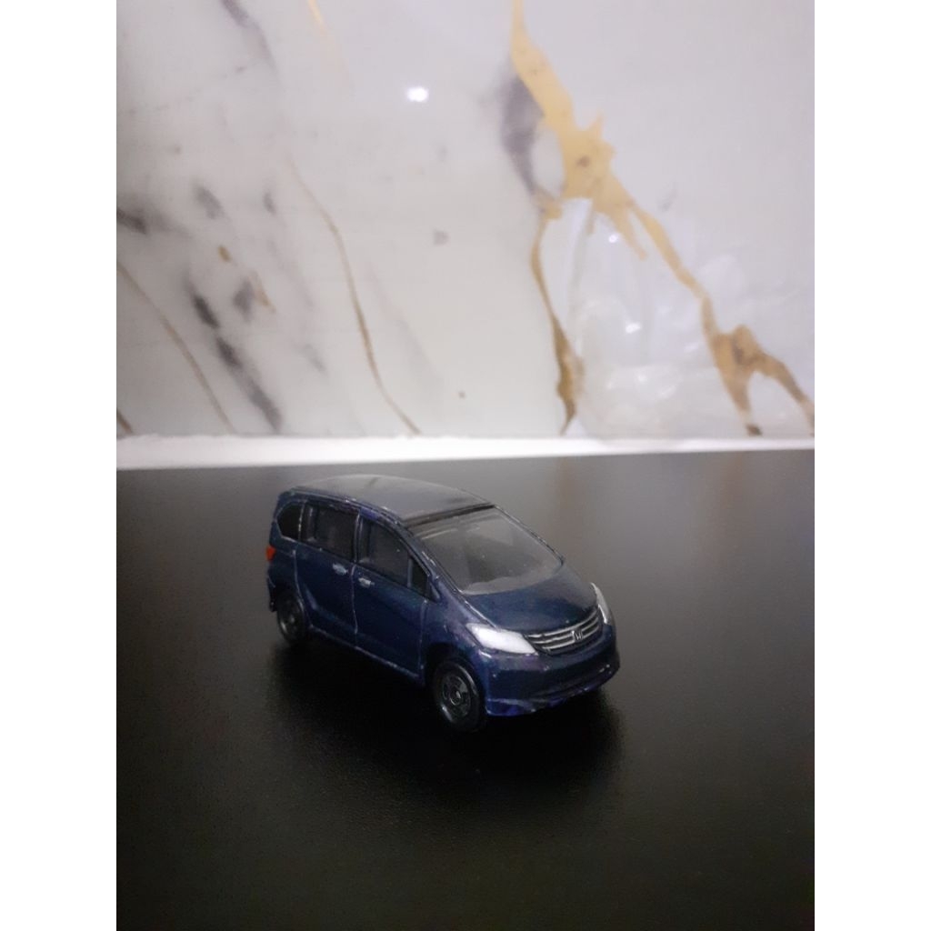 TOMICA Honda Freed loose