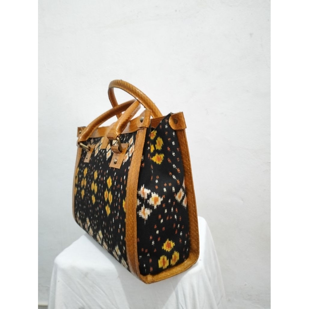 Tas tenun etnik ntt