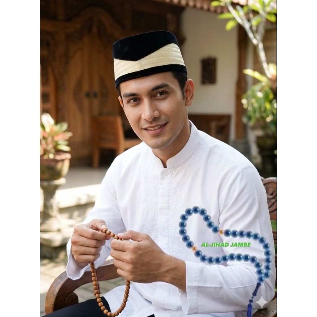 peci bambu/songkok bambu/kopeah bambu  variasi bludru hitam tinggi 9 cm  anyaman khas tangerang