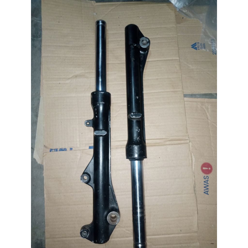 sok sokbelekr depan motor beat original
