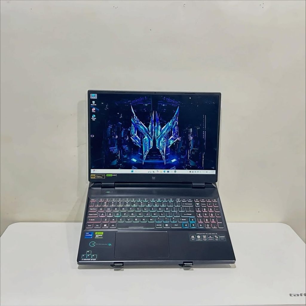 ACER PREDATOR HELIOS NEO 16 PHN16-71 i7-13700HX RTX 4060 8GB