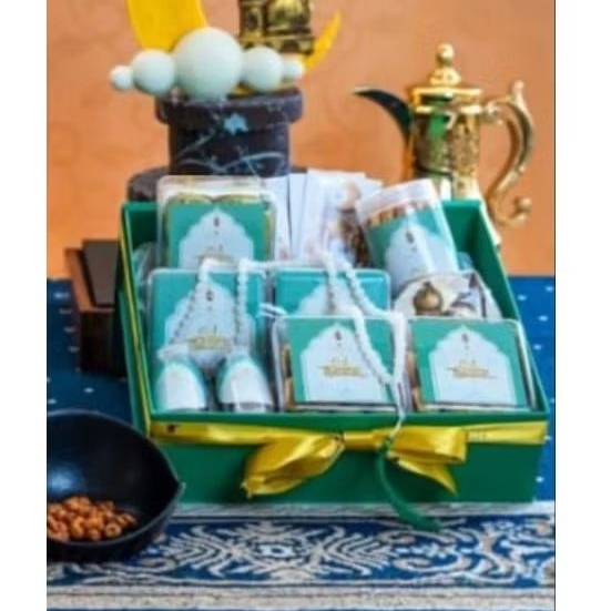 Parcel Ramadan JW MARRIOTT Medan Hampers Lebaran Gift 2026 Gourmet Cookies + + Character Cookies + K
