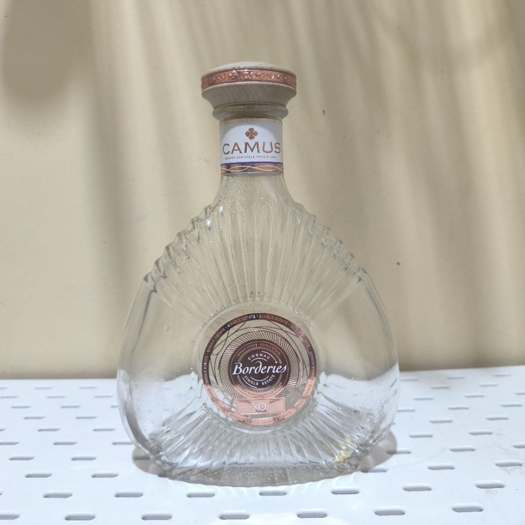 Botol Bekas Minuman C4MUS Cognac Borderies Single Estate Family XO Reserve (700ml) Product Of France
