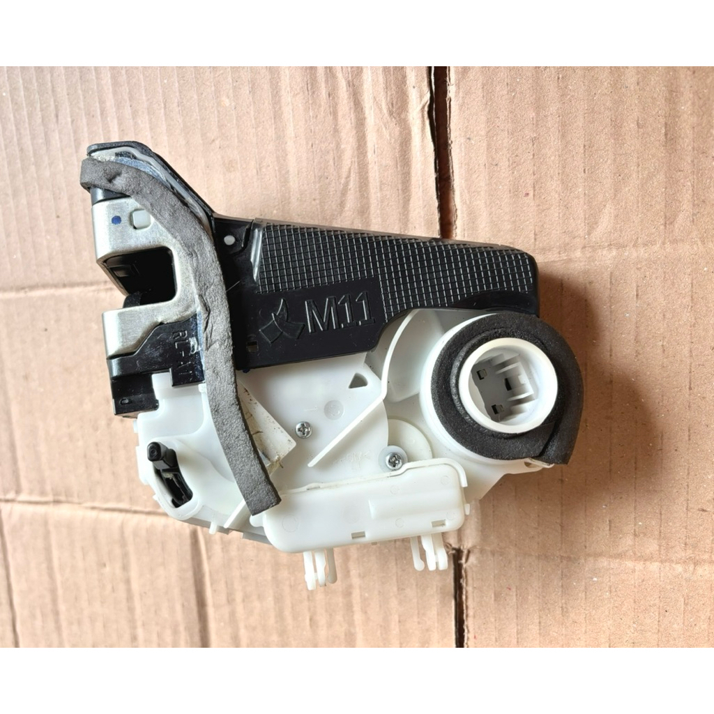 Door Lock Assy Pintu Tengah Kiri mobil HRV CRV gen