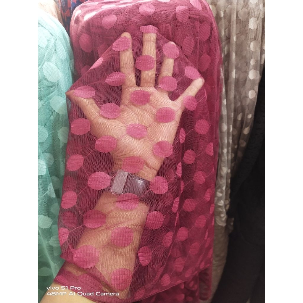 KAIN || BAHAN TILE POLKADOT IMPORT, TILE POLKADOT PREMIUM, HARGA TERTERA PER SETENGAH METER/0,50CM