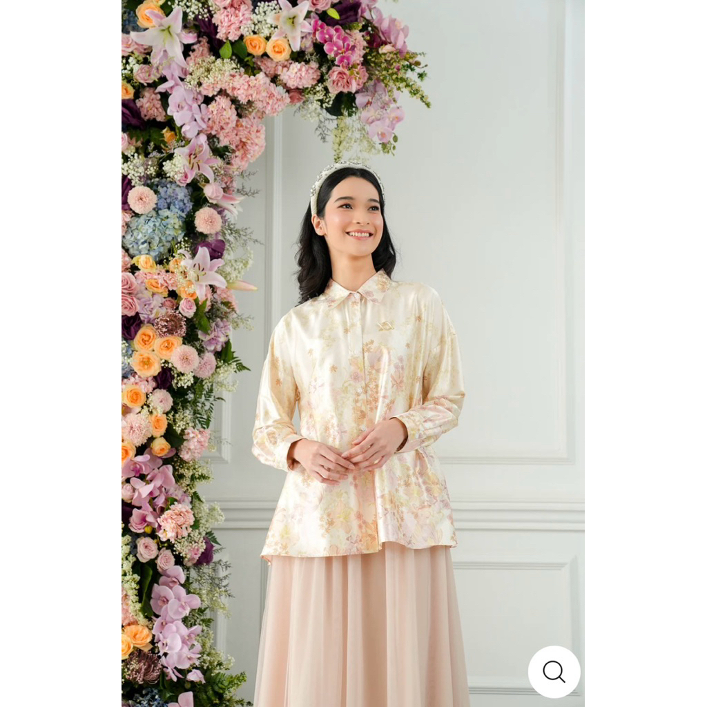 Anyelir Shirt Karavia Wearing Klamby Size M Preloved