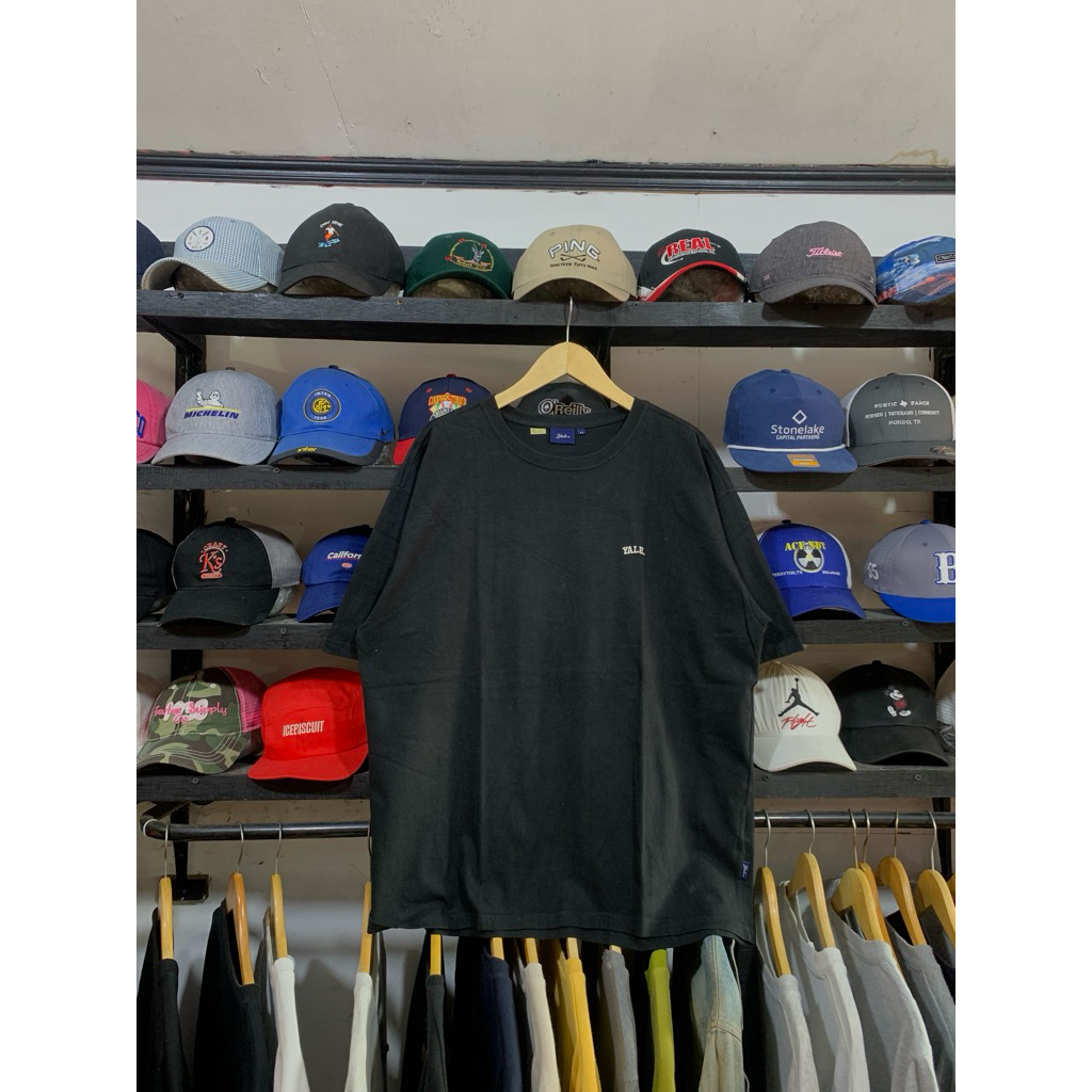 yale basic tshirt