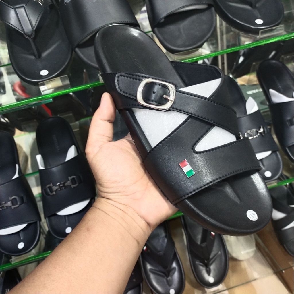 Foto asli Sandal miror import Pria Selop versace Casual Model Terbaru Kekinian